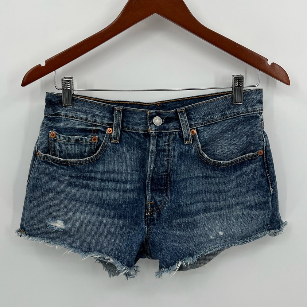 Levi’s 501 cut off denim shorts